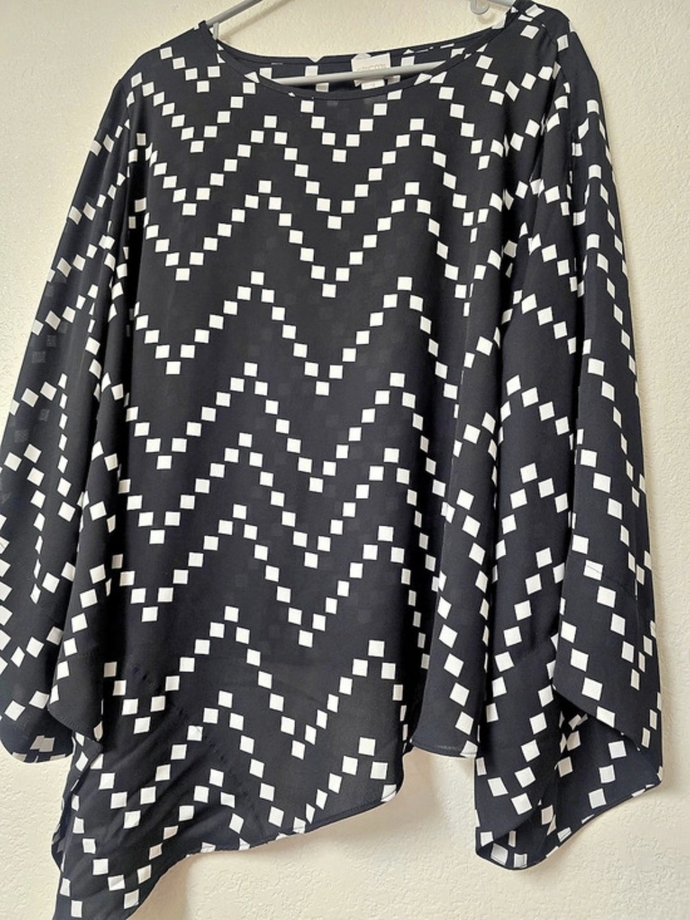 chico's Geometric Blouse in Black & White Size 3 Like New